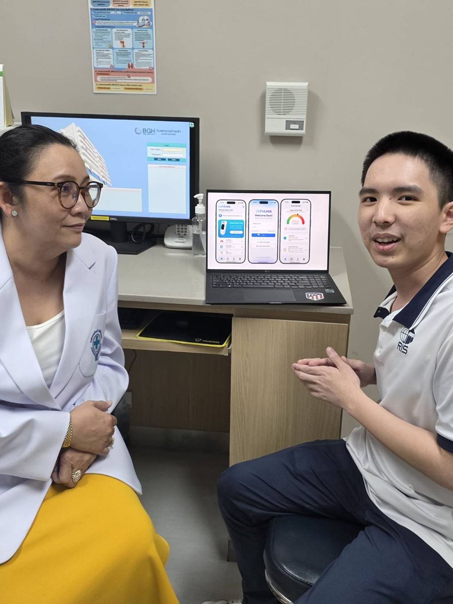 Presenting the Pulma app to a physician