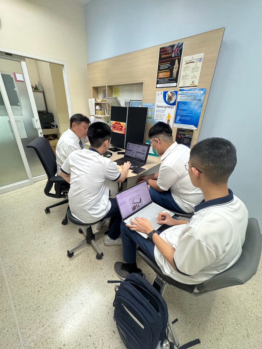 The Pulma team at work in the clinic